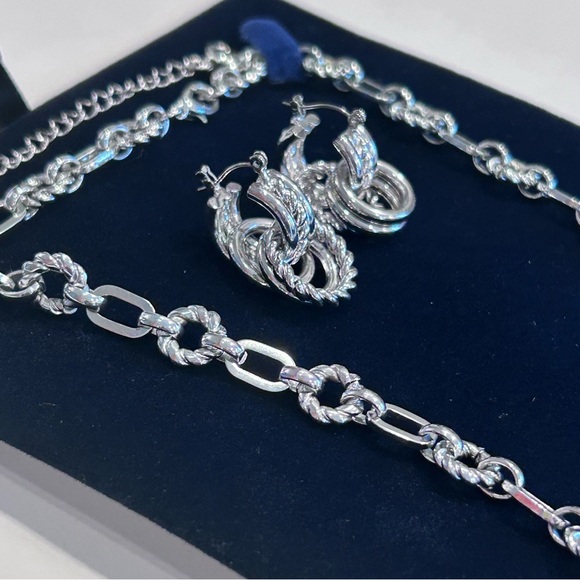 Personal accents vintage necklace and textured hoop earrings set. Never used. - Picture 2 of 5